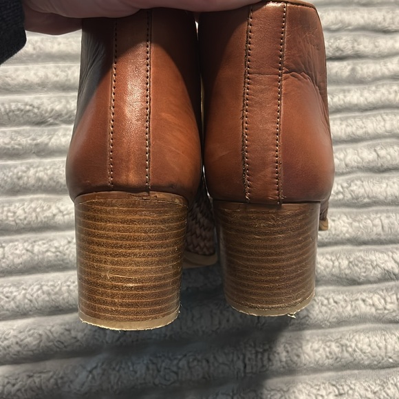 Vintage Foundry Co. Skyler Women's Leather Ankle Boots - Picture 8 of 14